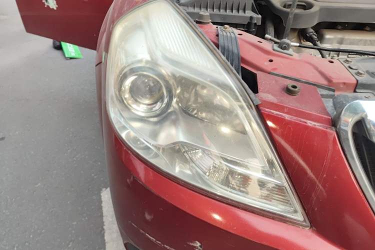 Used Buick Excelle 2013 1.5L Automatic Classic Model Right Front Headlight