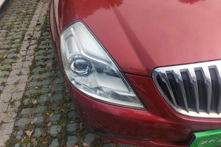 Used Buick Excelle 2013 1.5L Automatic Classic Model Right Front Headlight