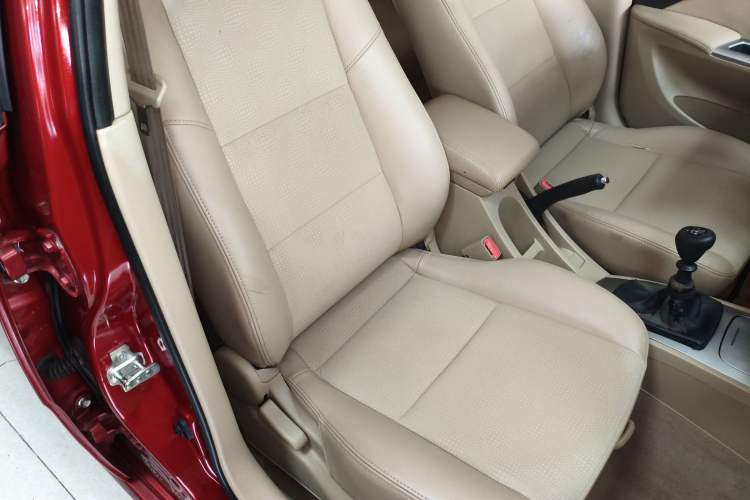 Used Buick Excelle 2013 1.5L Manual Classic Model Right Front Seat