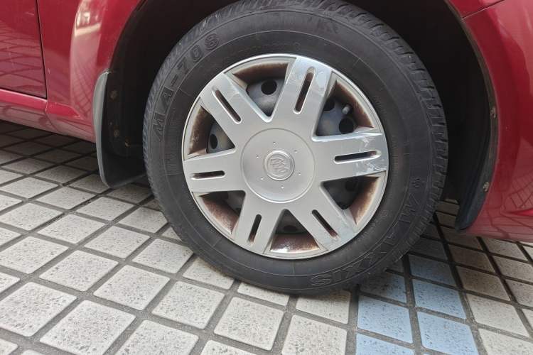 Used Buick Excelle 2013 1.5L Automatic Classic Model Right Front Wheel Hub