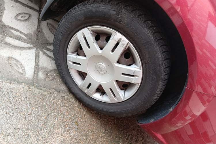 Used Buick Excelle 2013 1.5L Automatic Classic Model Right Front Wheel Hub