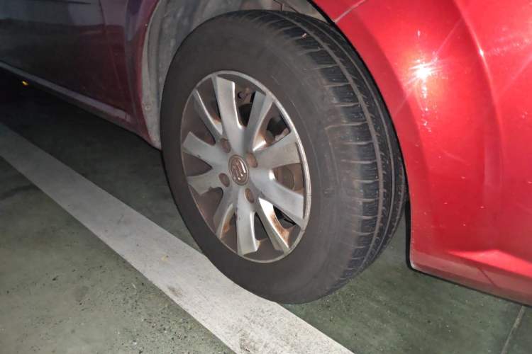 Used Buick Excelle 2013 1.5L Automatic Classic Model Right Front Wheel Hub