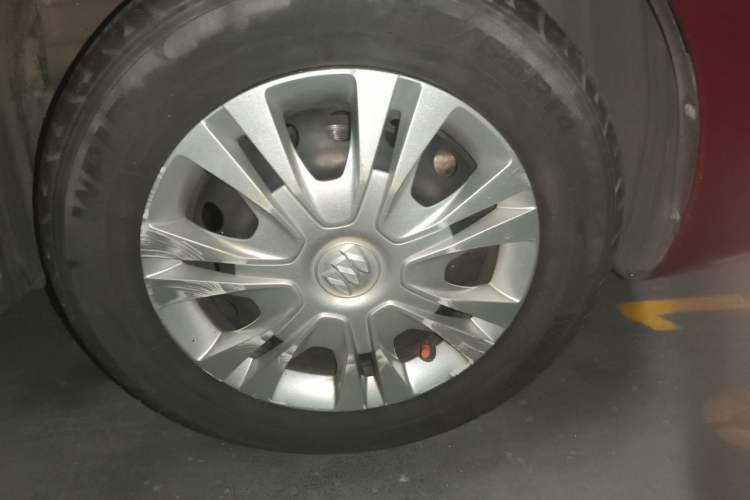 Used Buick Excelle 2013 1.5L Automatic Classic Model Right Front Wheel Hub