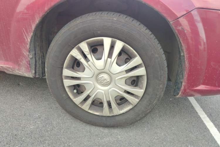 Used Buick Excelle 2013 1.5L Automatic Classic Model Right Front Wheel Hub