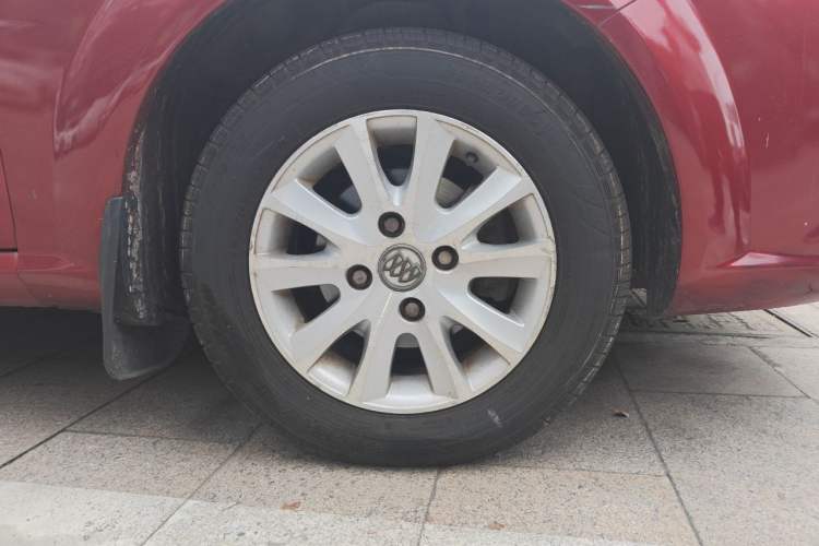 Used Buick Excelle 2013 1.5L Automatic Classic Model Right Front Wheel Hub