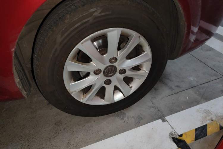 Used Buick Excelle 2013 1.5L Automatic Classic Model Right Front Wheel Hub