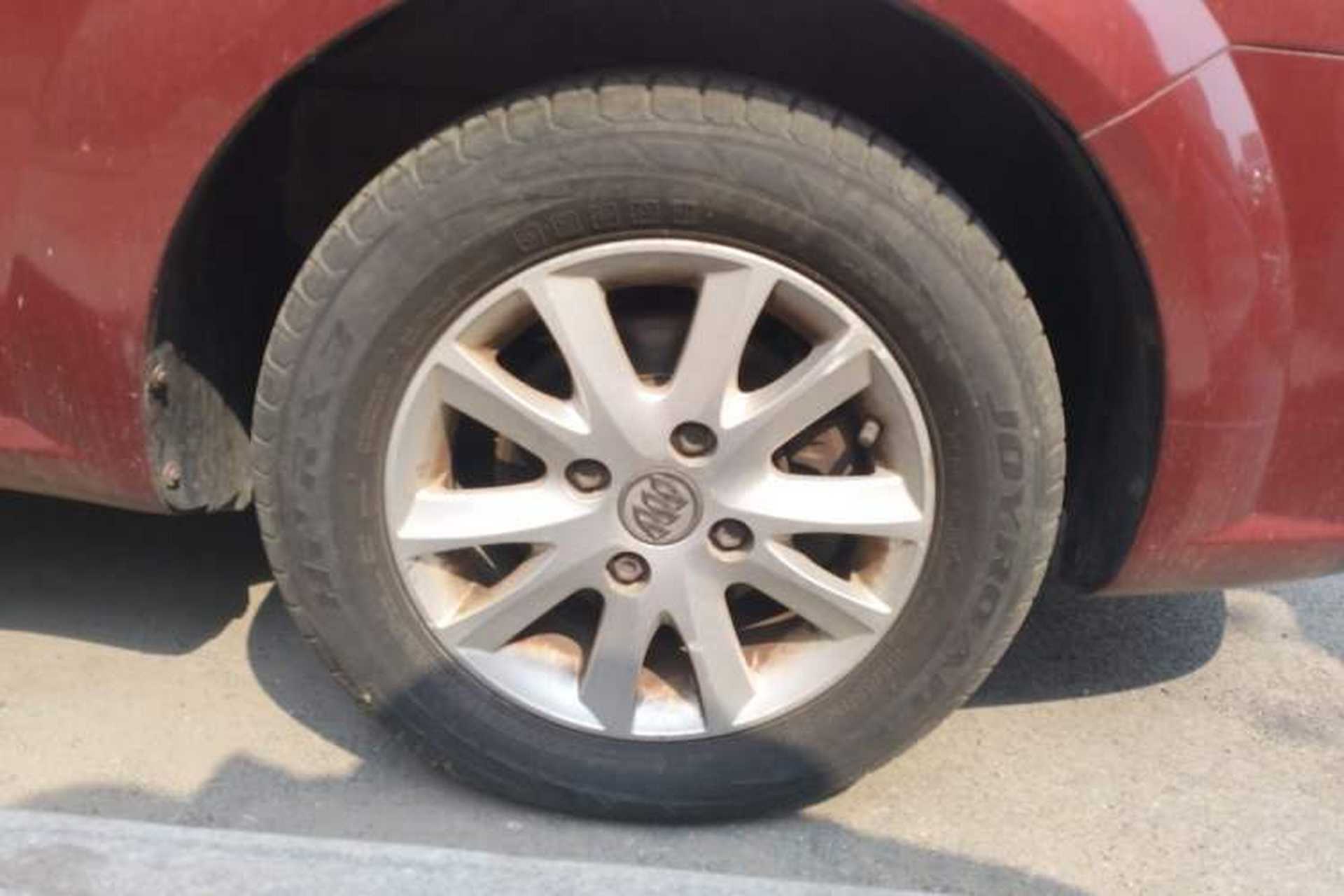 Used Buick Excelle 2013 1.5L Automatic Classic Model Right Front Wheel Hub
