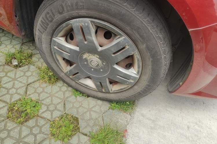 Used Buick Excelle 2013 1.5L Automatic Classic Model Right Front Wheel Hub