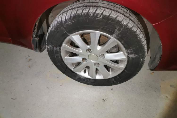Used Buick Excelle 2013 1.5L Automatic Classic Model Right Front Wheel Hub