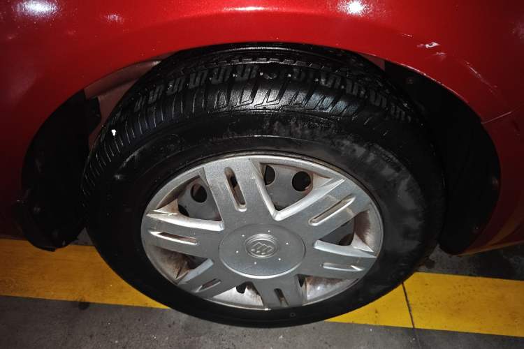 Used Buick Excelle 2013 1.5L Automatic Classic Model Right Front Wheel Hub