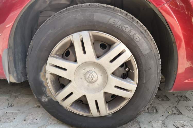 Used Buick Excelle 2013 1.5L Automatic Classic Model Right Front Wheel Hub