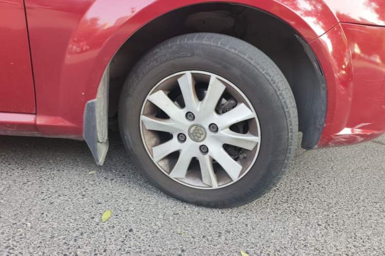 Used Buick Excelle 2013 1.5L Automatic Classic Model Right Front Wheel Hub