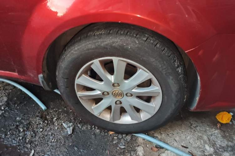 Used Buick Excelle 2013 1.5L Automatic Classic Model Right Front Wheel Hub
