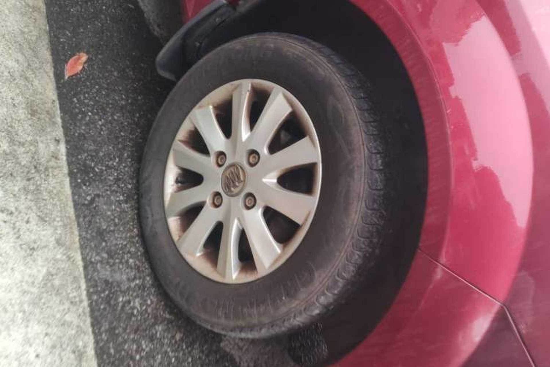 Used Buick Excelle 2013 1.5L Automatic Classic Model Right Front Wheel Hub