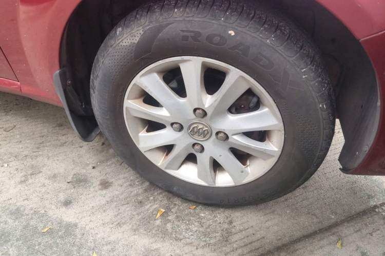 Used Buick Excelle 2013 1.5L Automatic Classic Model Right Front Wheel Hub