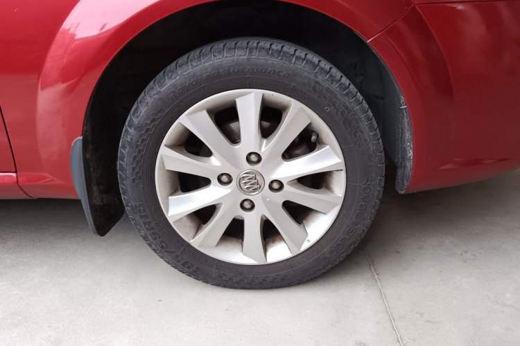 Used Buick Excelle 2013 1.5L Manual Luxury Model Right Front Wheel Hub