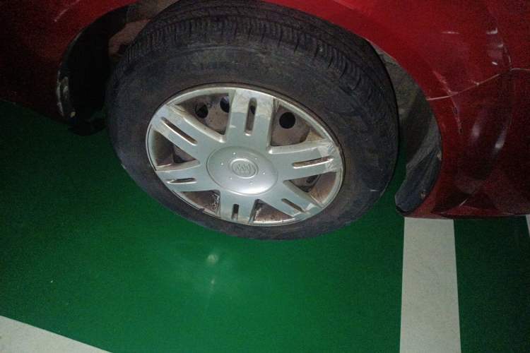 Used Buick Excelle 2013 1.5L Automatic Classic Model Right Front Wheel Hub