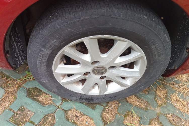 Used Buick Excelle 2013 1.5L Automatic Classic Model Right Front Wheel Hub