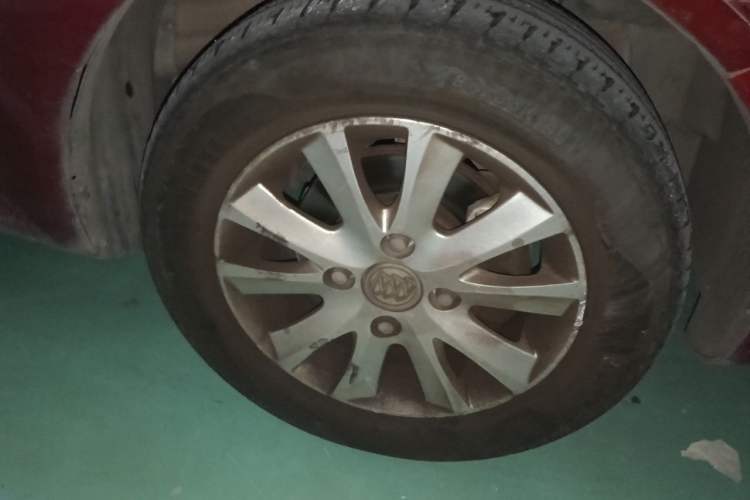 Used Buick Excelle 2013 1.5L Automatic Classic Model Right Front Wheel Hub