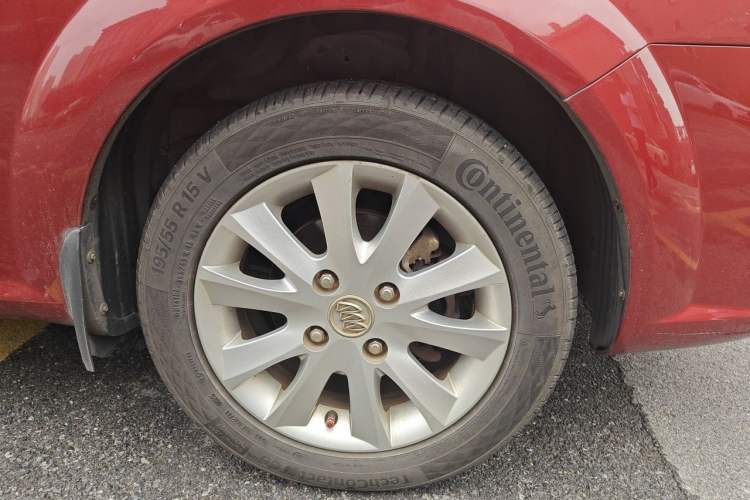 Used Buick Excelle 2013 1.5L Manual Luxury Model Right Front Wheel Hub