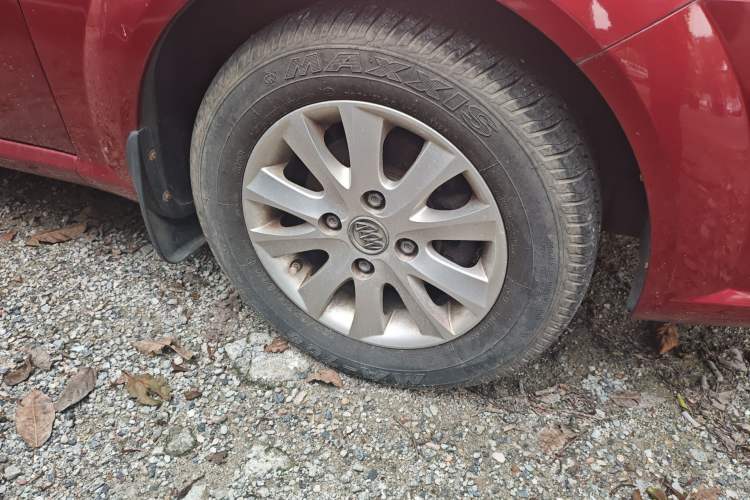 Used Buick Excelle 2013 1.5L Automatic Classic Model Right Front Wheel Hub