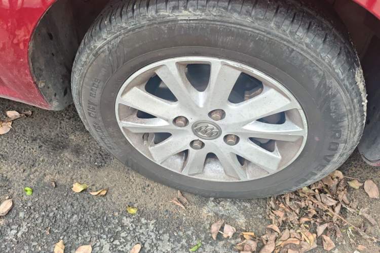 Used Buick Excelle 2013 1.5L Automatic Classic Model Right Front Wheel Hub
