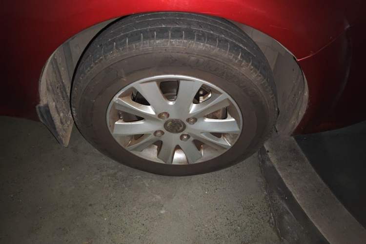Used Buick Excelle 2013 1.5L Automatic Classic Model Right Front Wheel Hub