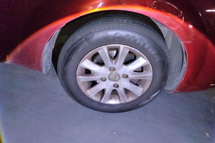 Used Buick Excelle 2013 1.5L Automatic Classic Model Right Front Wheel Hub