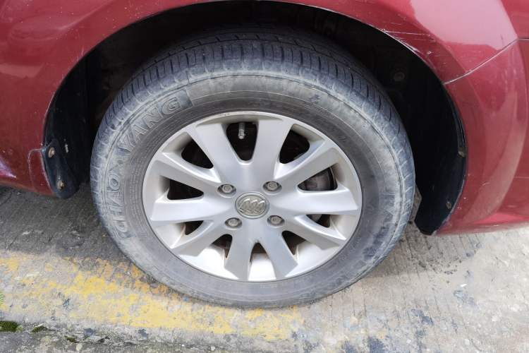 Used Buick Excelle 2013 1.5L Automatic Classic Model Right Front Wheel Hub