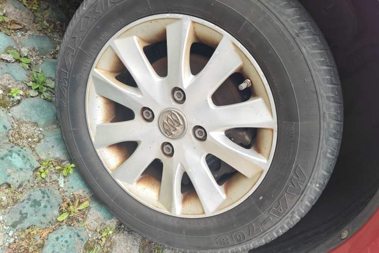 Used Buick Excelle 2013 1.5L Automatic Classic Model Right Front Wheel Hub