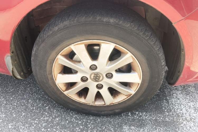Used Buick Excelle 2013 1.5L Automatic Classic Model Right Front Wheel Hub
