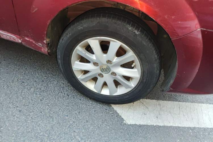 Used Buick Excelle 2013 1.5L Automatic Classic Model Right Front Wheel Hub