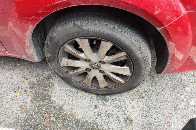 Used Buick Excelle 2013 1.5L Automatic Luxury Model Right Front Wheel Hub