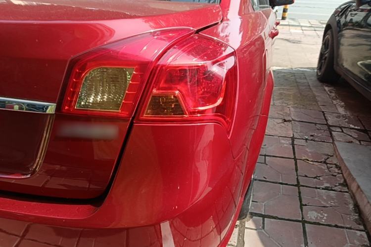 Used Buick Excelle 2013 1.5L Automatic Classic Model Right Rear Taillight