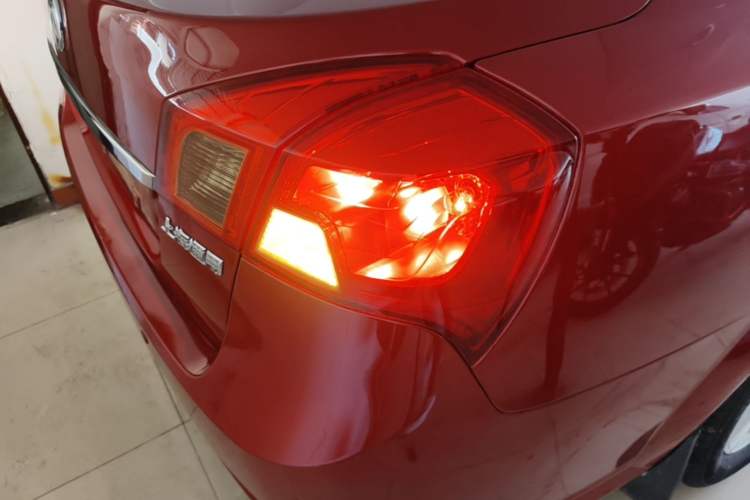 Used Buick Excelle 2013 1.5L Automatic Classic Model Right Rear Taillight
