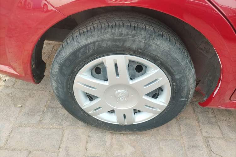 Used Buick Excelle 2013 1.5L Automatic Classic Model Right Rear Wheel Hub
