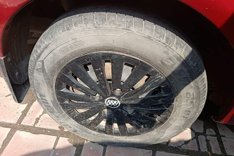 Used Buick Excelle 2013 1.5L Automatic Classic Model Right Rear Wheel Hub