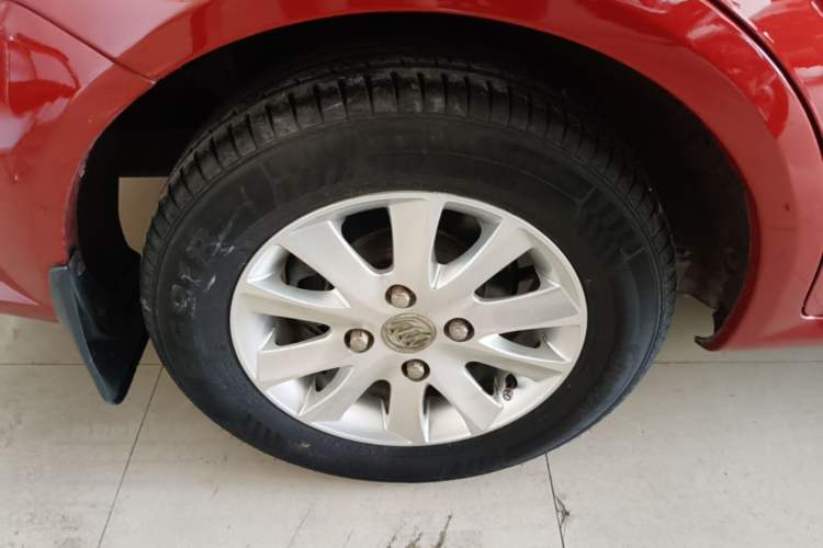 Used Buick Excelle 2013 1.5L Automatic Classic Model Right Rear Wheel Hub