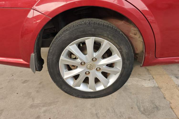 Used Buick Excelle 2013 1.5L Automatic Luxury Model Right Rear Wheel Hub