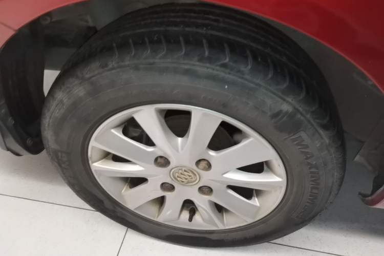 Used Buick Excelle 2013 1.5L Automatic Classic Model Right Rear Wheel Hub