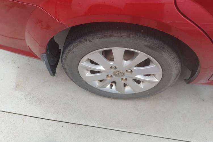 Used Buick Excelle 2013 1.5L Manual Luxury Model Right Rear Wheel Hub