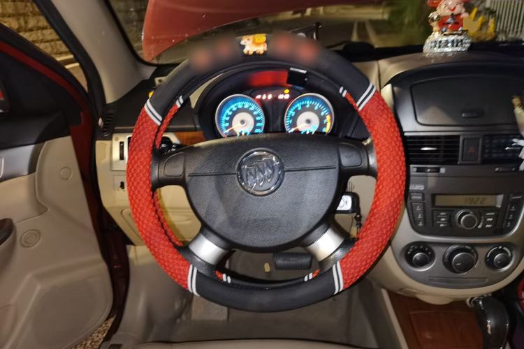 Used Buick Excelle 2013 1.5L Automatic Luxury Model Steering Wheel
