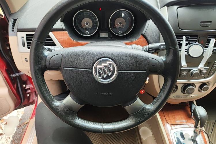 Used Buick Excelle 2013 1.5L Automatic Luxury Model Steering Wheel