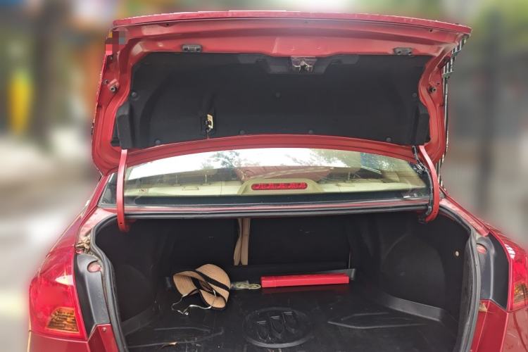 Used Buick Excelle 2013 1.5L Automatic Classic Model Trunk