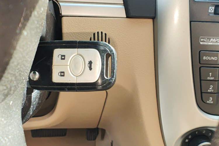 Used Buick Excelle 2013 1.5L Automatic Classic Model Vehicle Key