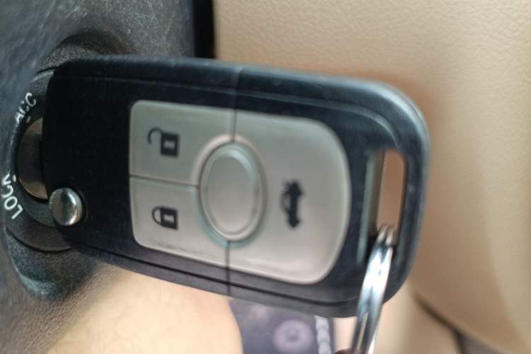 Used Buick Excelle 2013 1.5L Automatic Classic Model Vehicle Key
