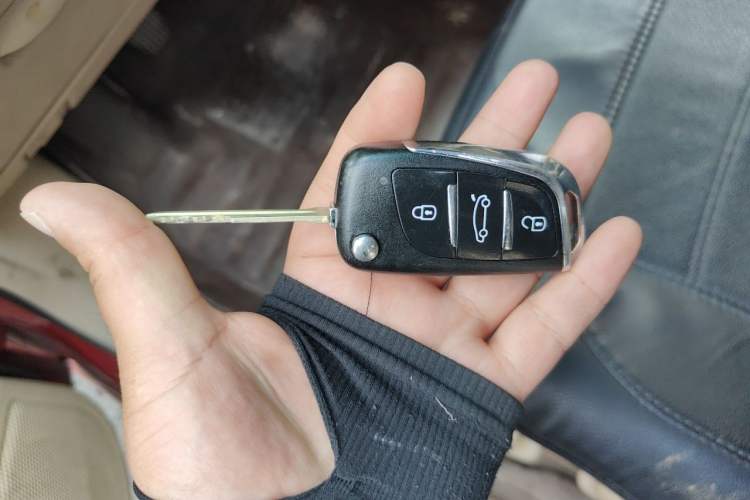 Used Buick Excelle 2013 1.5L Manual Classic Model Vehicle Key