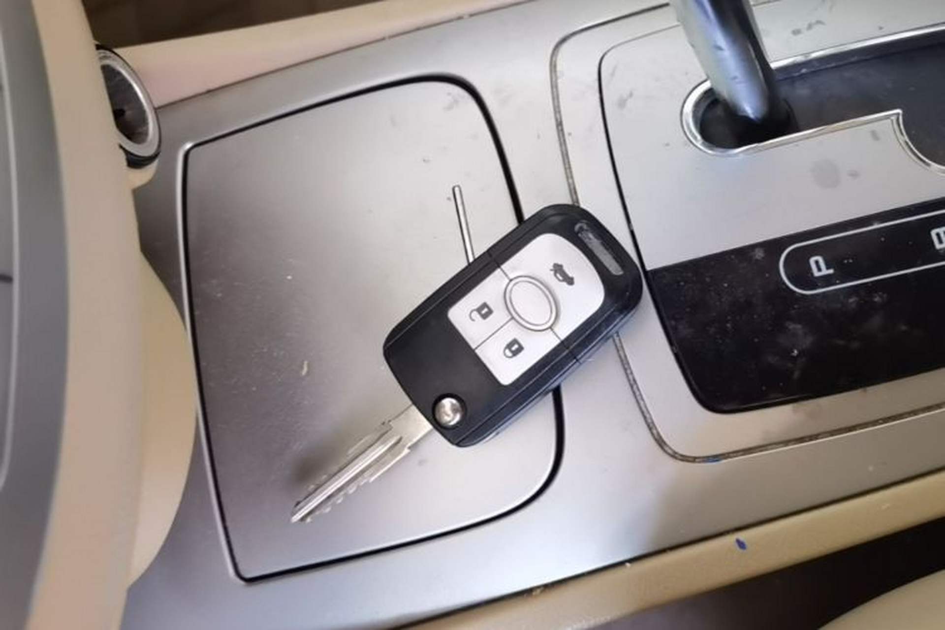Used Buick Excelle 2013 1.5L Automatic Classic Model Vehicle Key