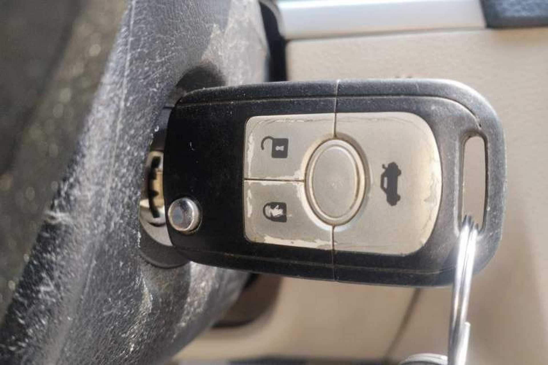 Used Buick Excelle 2013 1.5L Automatic Classic Model Vehicle Key
