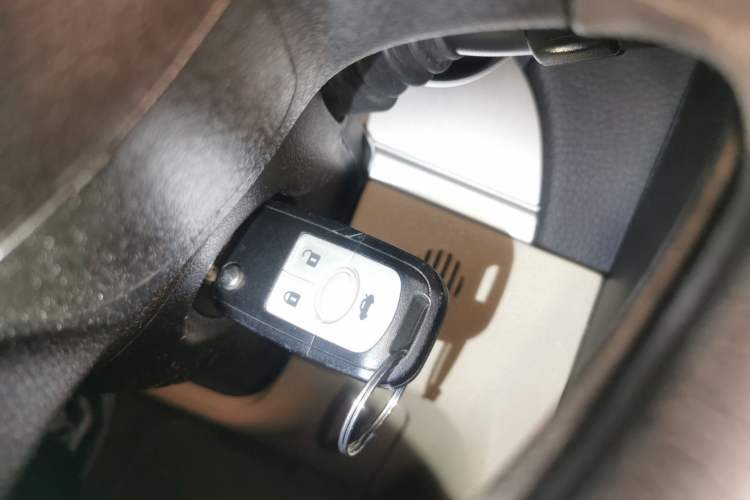 Used Buick Excelle 2013 1.5L Automatic Classic Model Vehicle Key